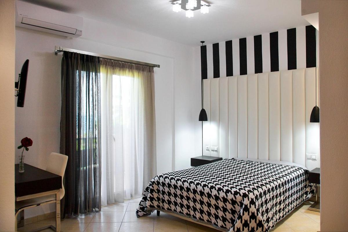 Stamos Apartments And Studios Vourvourou Exterior photo