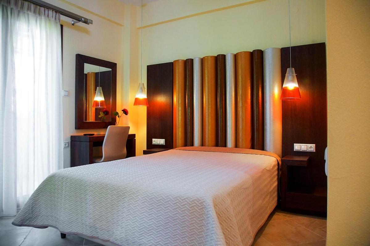 Stamos Apartments And Studios Vourvourou Room photo
