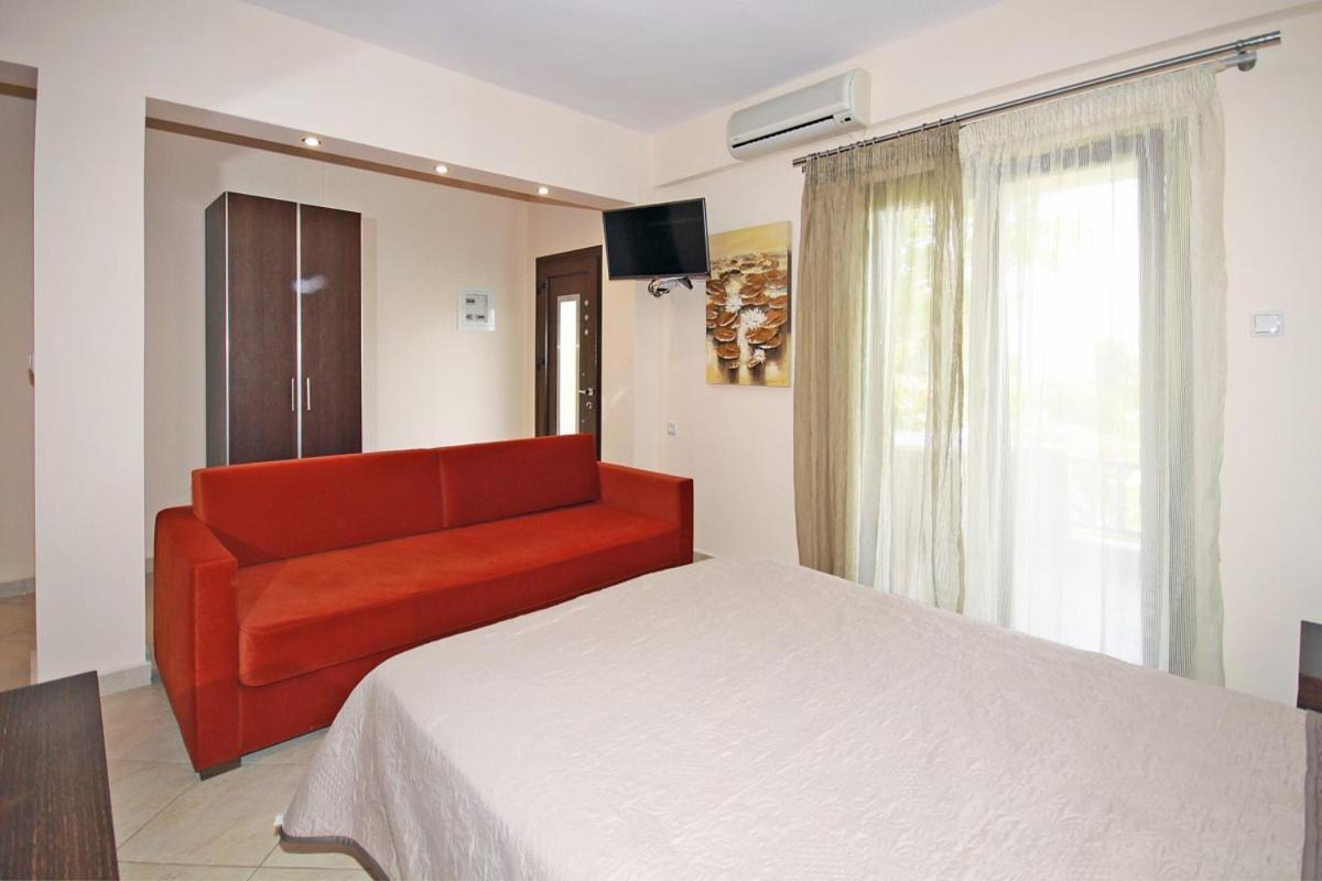 Stamos Apartments And Studios Vourvourou Room photo